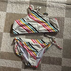 Like new billabong girl’s  2 piece swimsuit in medium